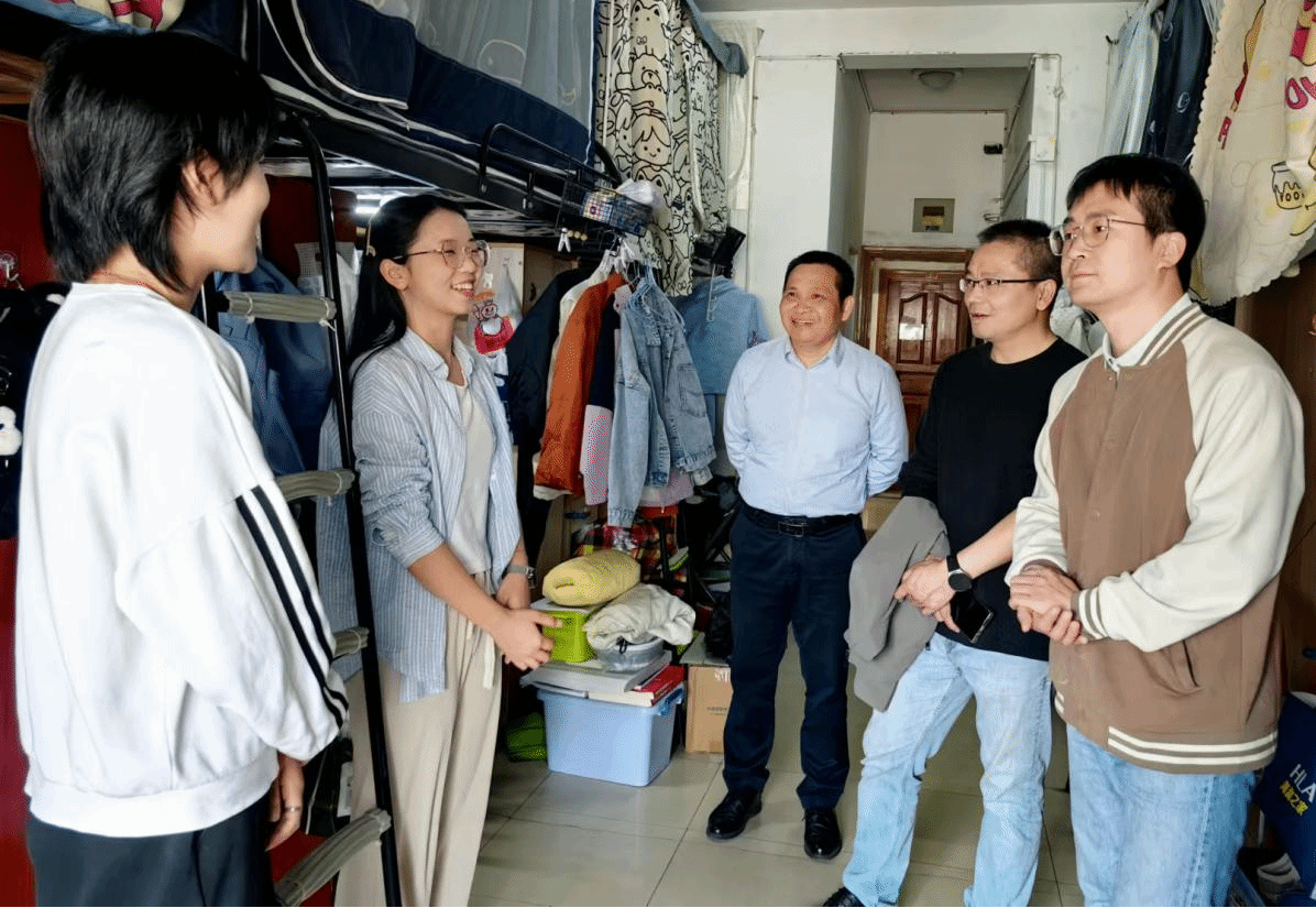 法学与公共管理学院开展毕业生宿舍走访活动