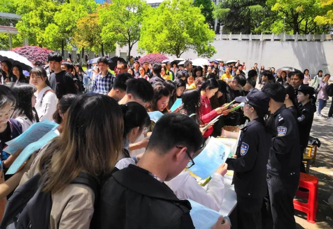 1555664787324000558.png 44.png