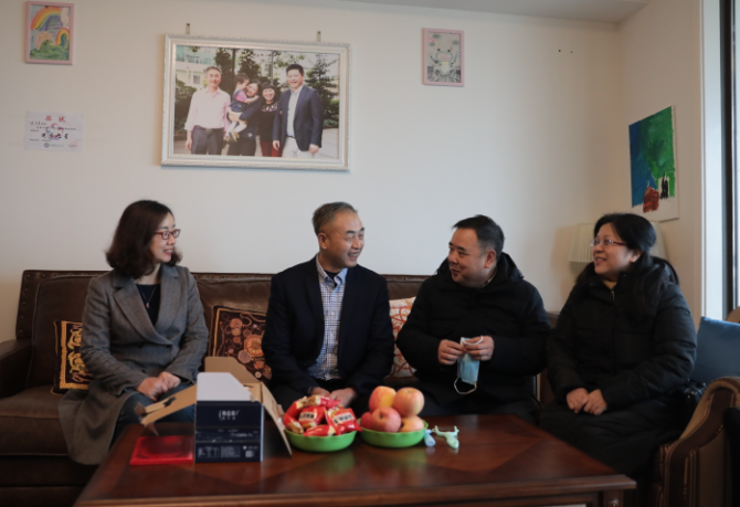 1642856462201057906.png C:UsersAdministratorDesktop\u6821领导走访慰问生活困难党员和老党员、老干部\u6821领导走访慰问生活困难党员和老党员、老干部\u4fee改格式照片9.png