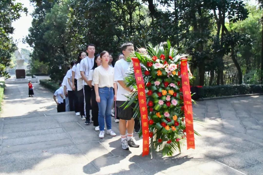 1632474237299030725.jpg 1632474237299030725.jpg