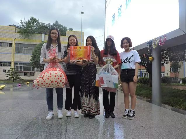 1541683450132067158.png 1541683450132067158.png