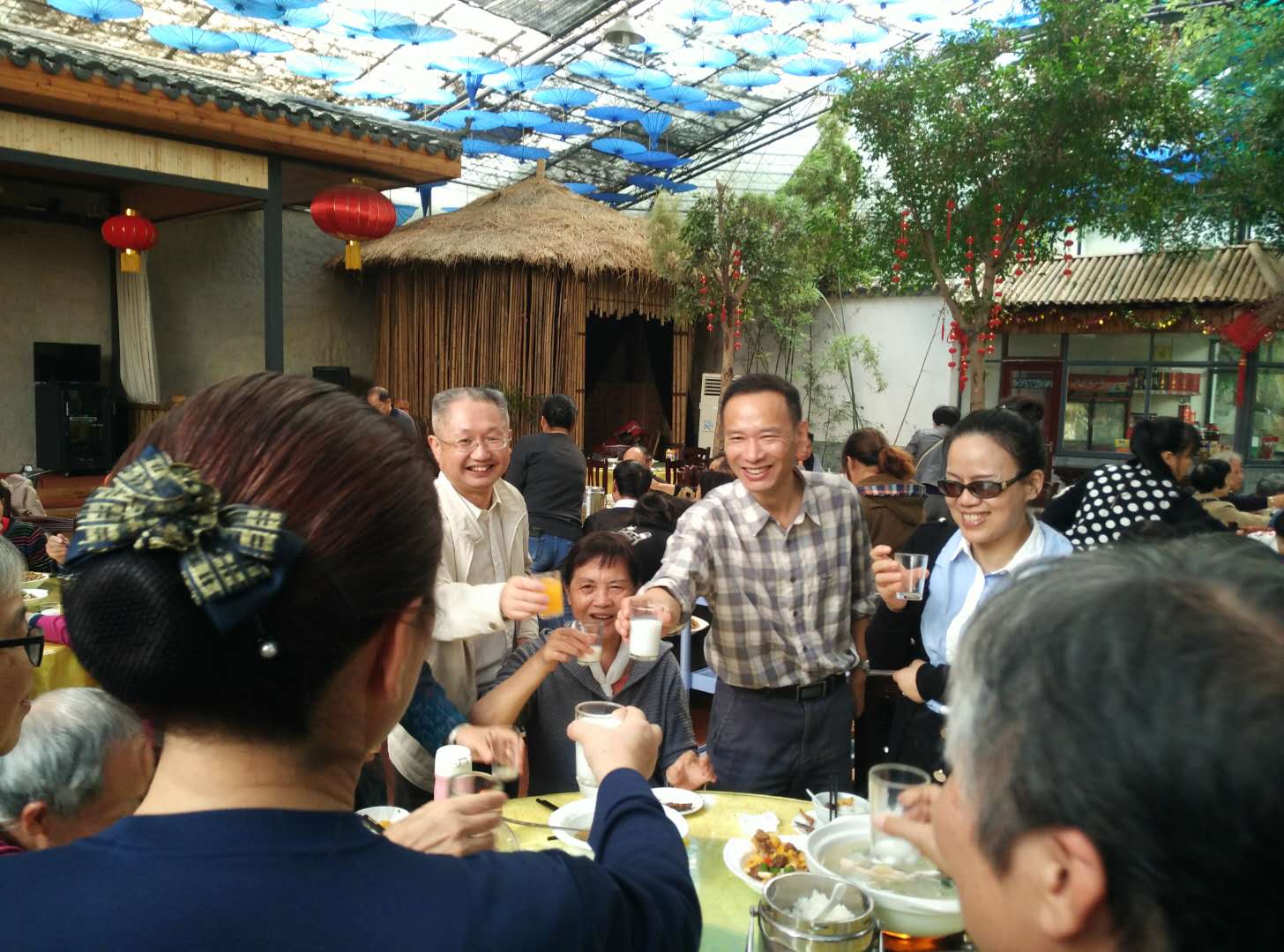 1509504994154069871.jpg 校领导慰问.jpg