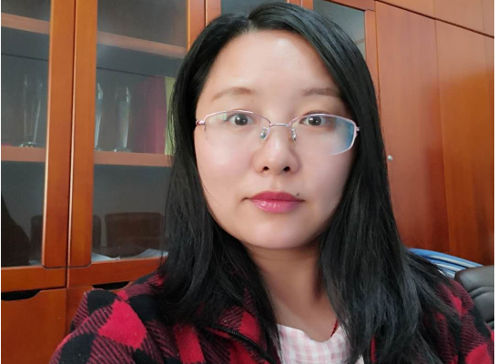 副教授：龙小凤