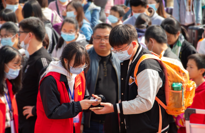 1635072145009083267.png 志愿者 龙若凡.png