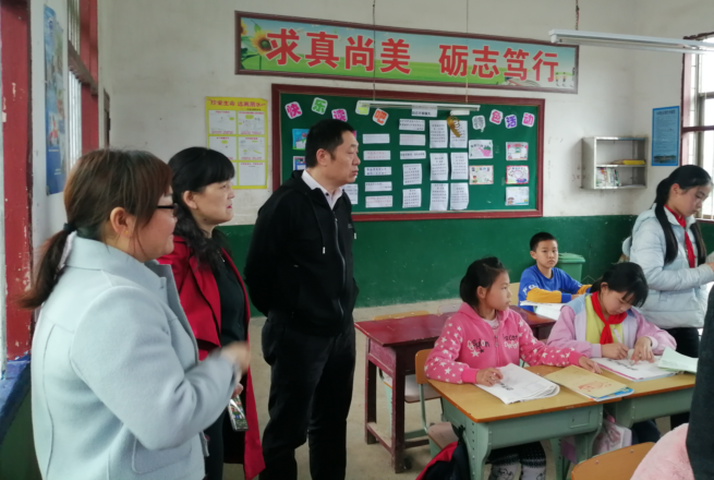 1620445632705013984.png 了解村小学情况.png