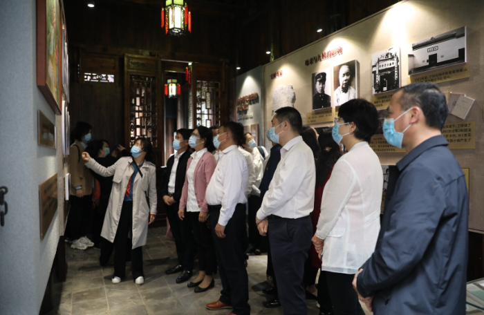 1621586931956096381.png 999.png