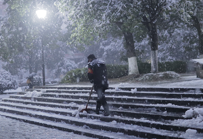 1645586925789051575.png 主校区铲雪.png