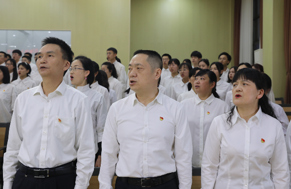 1619494838734074991.png 合唱《我宣誓》 (2).png