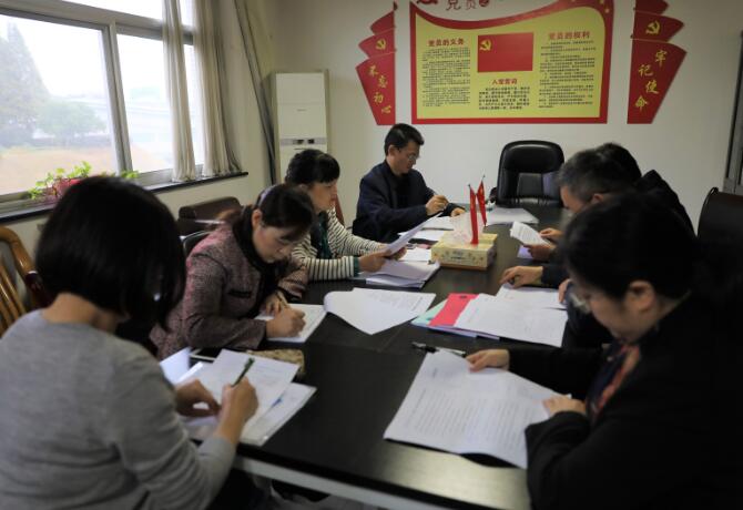 1572000470413056783.jpg 王颖梅进行五化督查.jpg